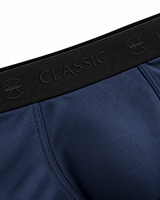 Detalhe do cós e do tecido com microfuros da cueca Performance Classic